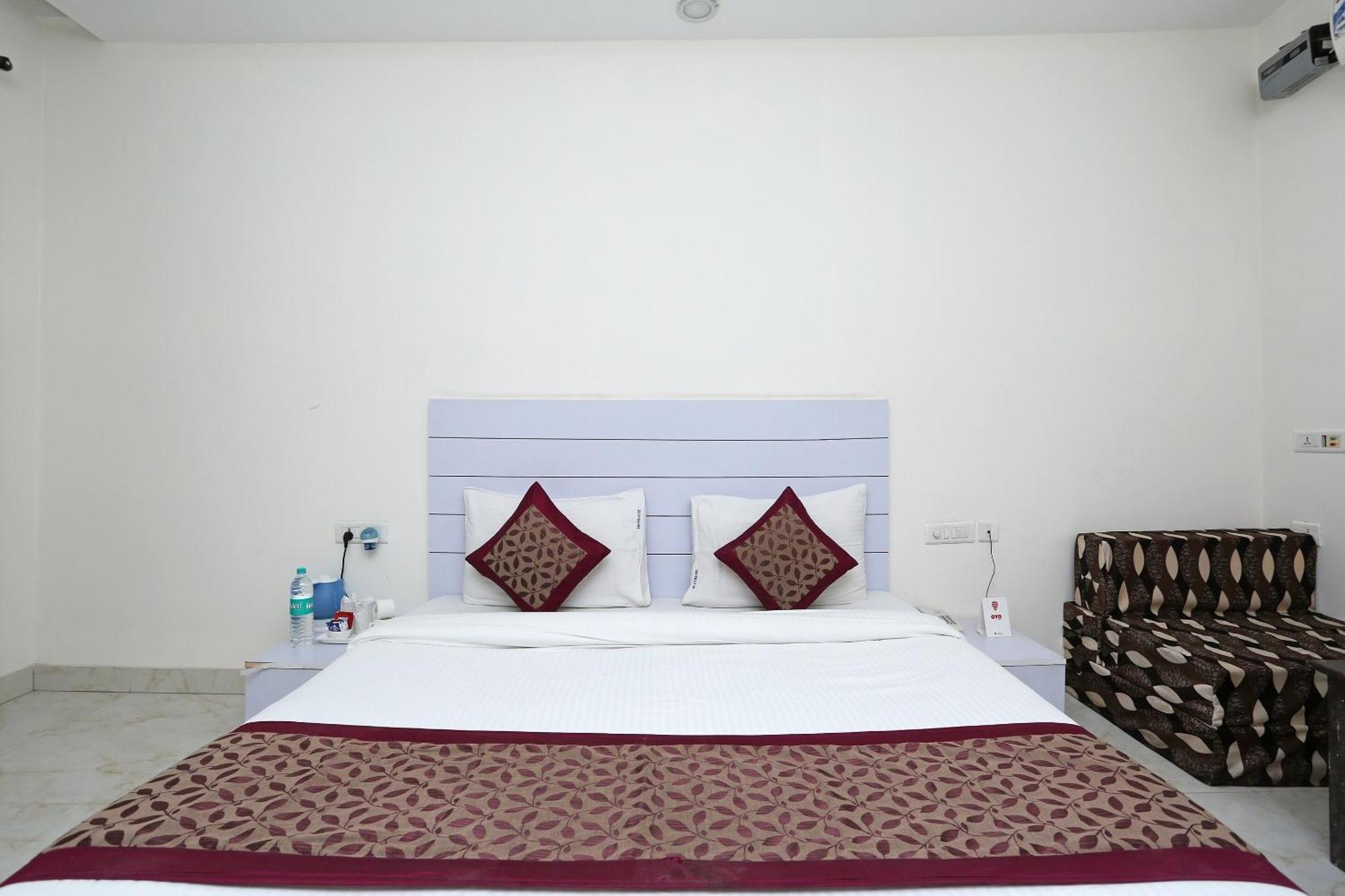 Hotel O Lakshya Ню Делхи Екстериор снимка