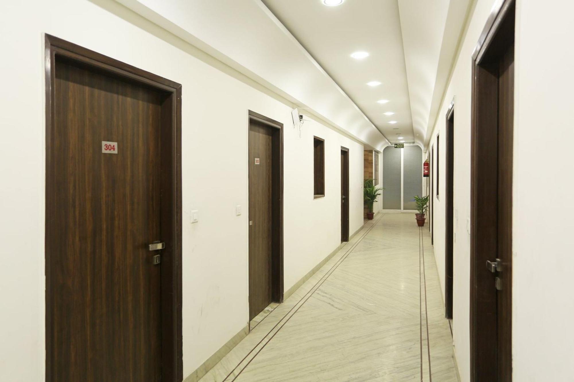 Hotel O Lakshya Ню Делхи Екстериор снимка