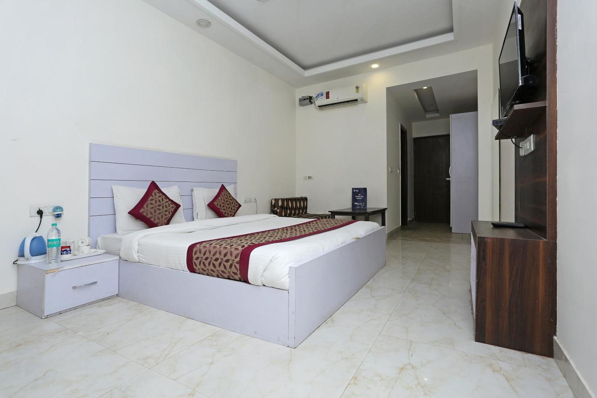 Hotel O Lakshya Ню Делхи Екстериор снимка