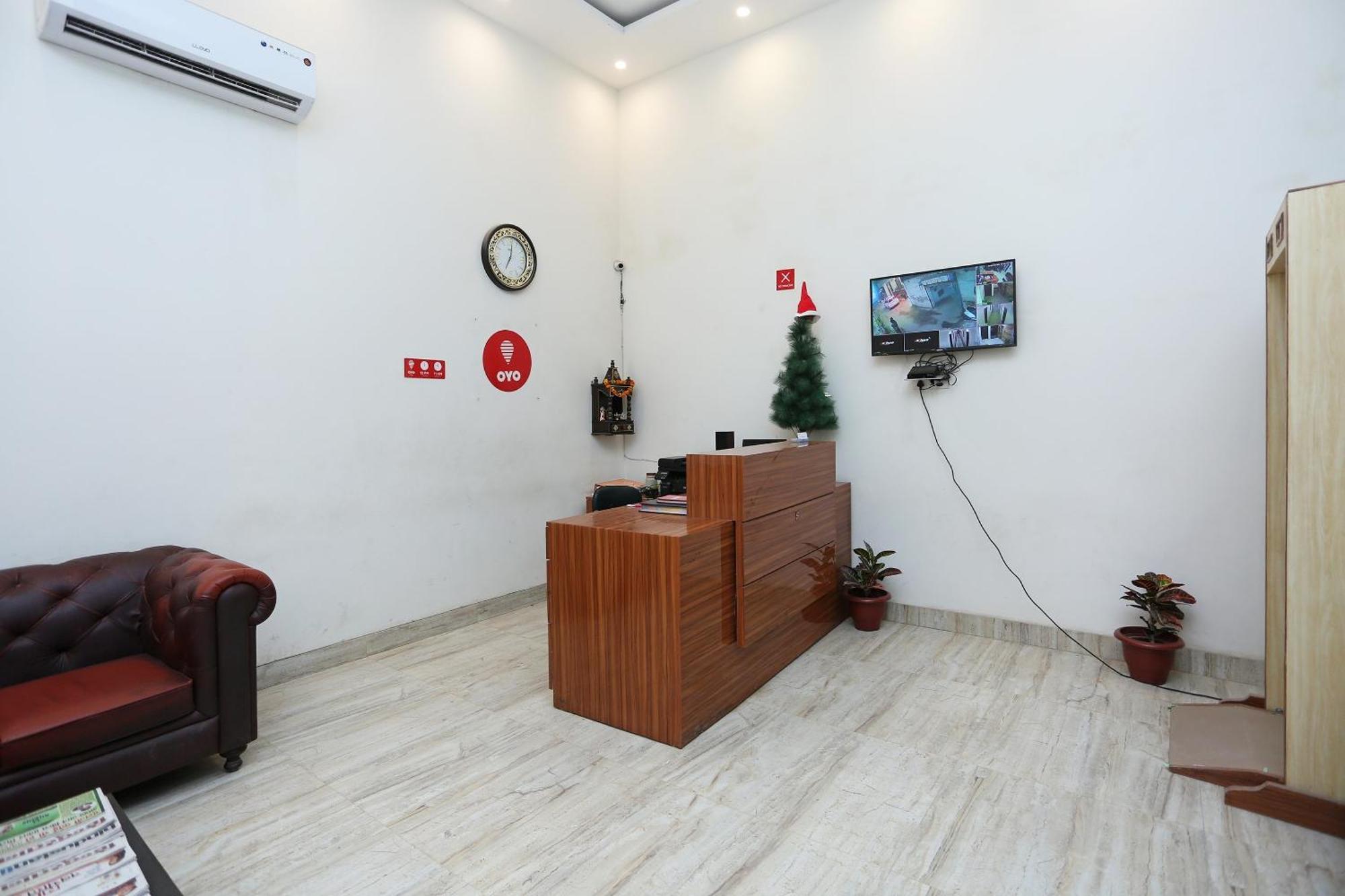 Hotel O Lakshya Ню Делхи Екстериор снимка